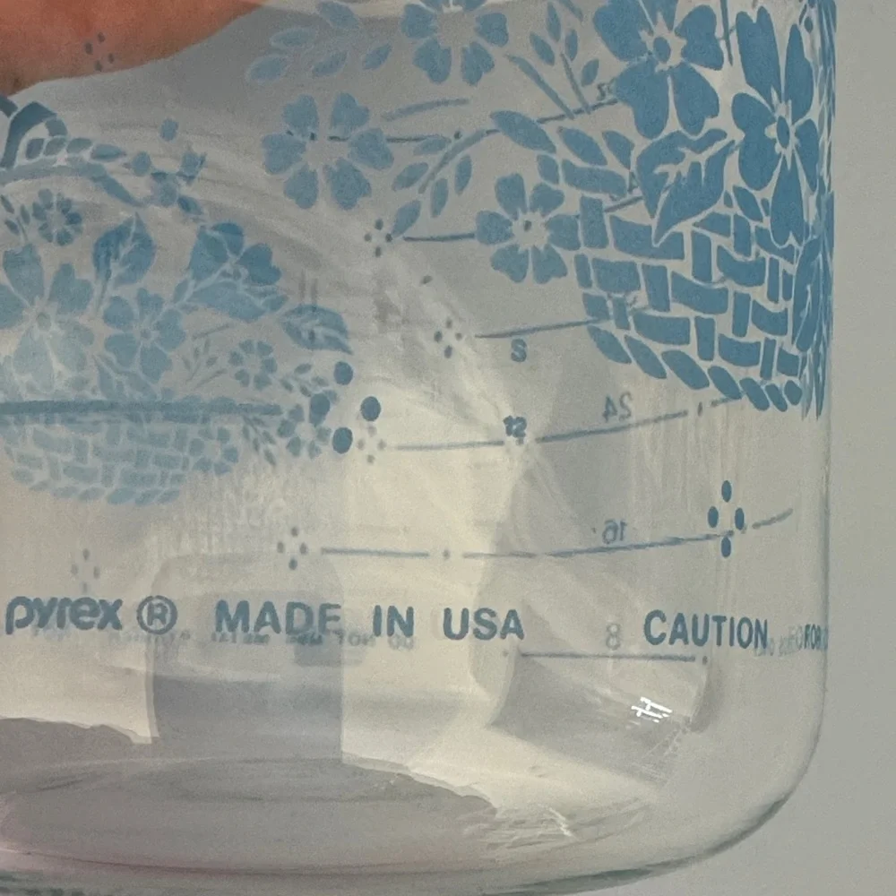 Pyrex Vintage Glass Pitcher with Cornflower Blue Pattern - Picture 9 of 9